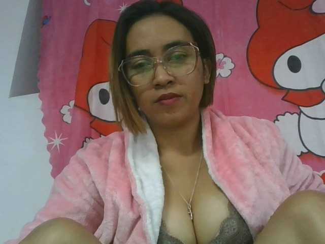 Lunah1a live cam on BongaCams