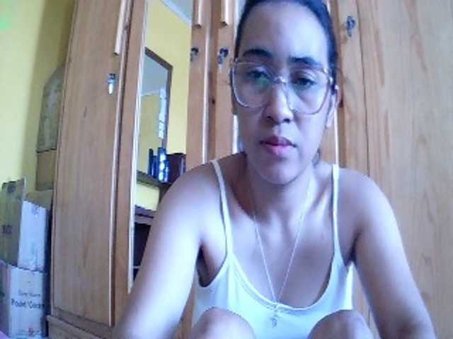 Lunah1a live cam on BongaCams