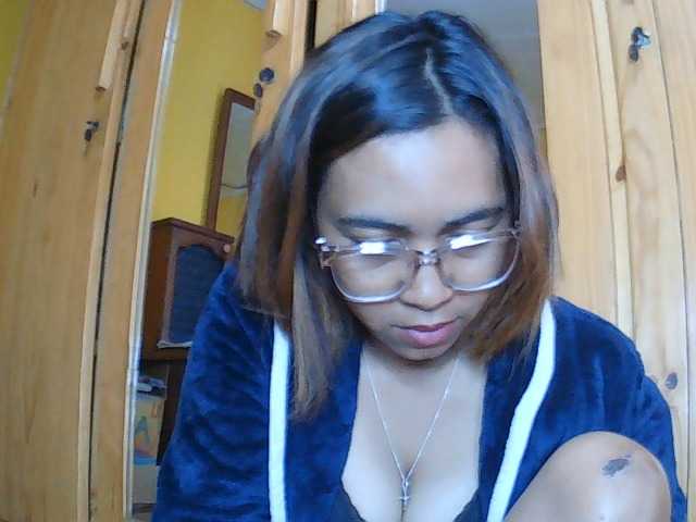 Lunah1a live cam on BongaCams