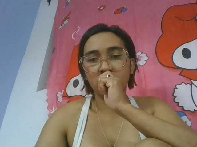 Lunah1a live cam on BongaCams