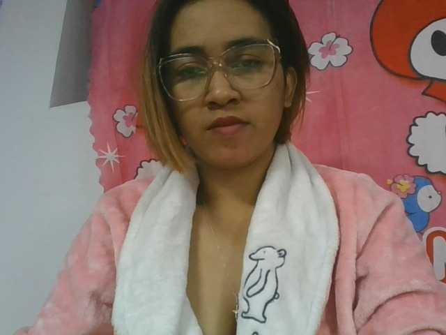 Lunah1a live cam on BongaCams