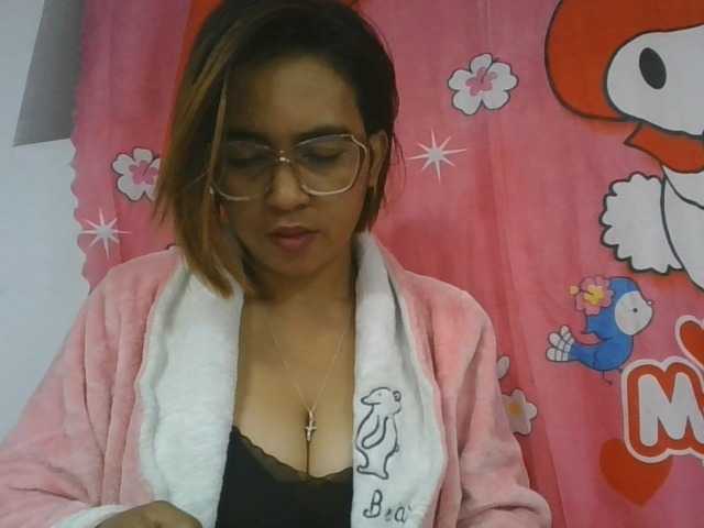 Lunah1a live cam on BongaCams