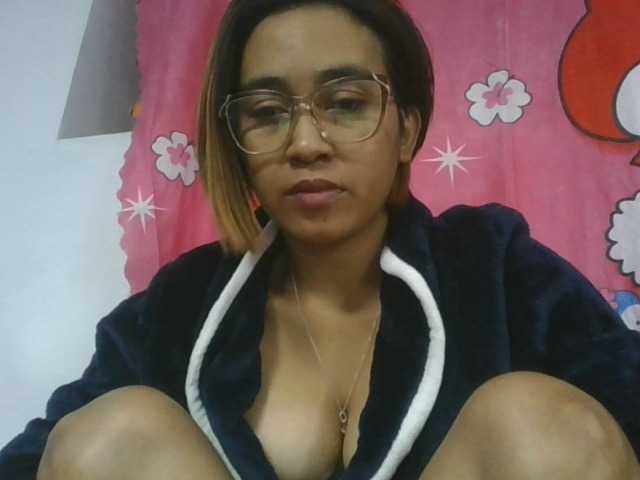 Lunah1a live cam on BongaCams