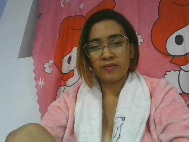 Lunah1a live cam on BongaCams
