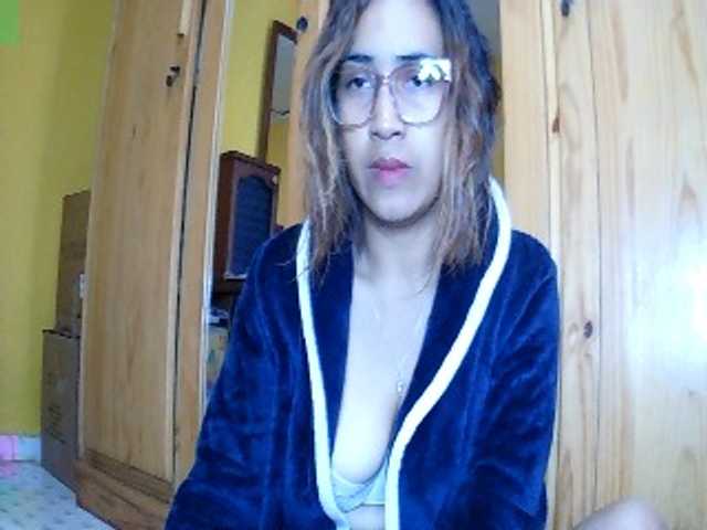 Lunah1a live cam on BongaCams