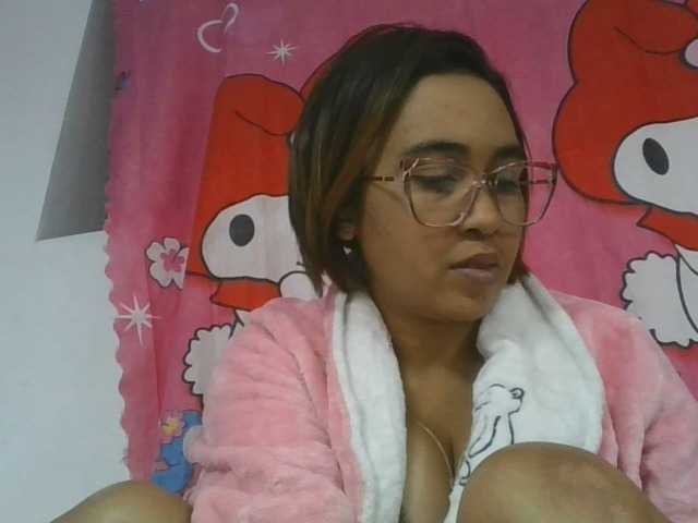 Lunah1a live cam on BongaCams
