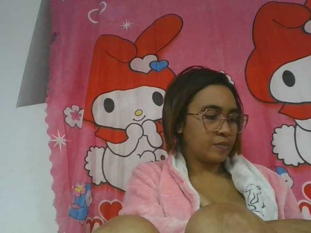 Lunah1a live cam on BongaCams