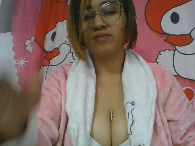 Lunah1a live cam on BongaCams