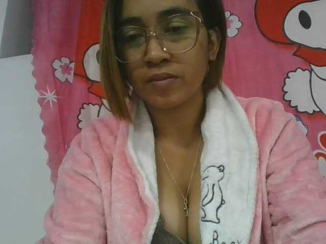 Lunah1a live cam on BongaCams