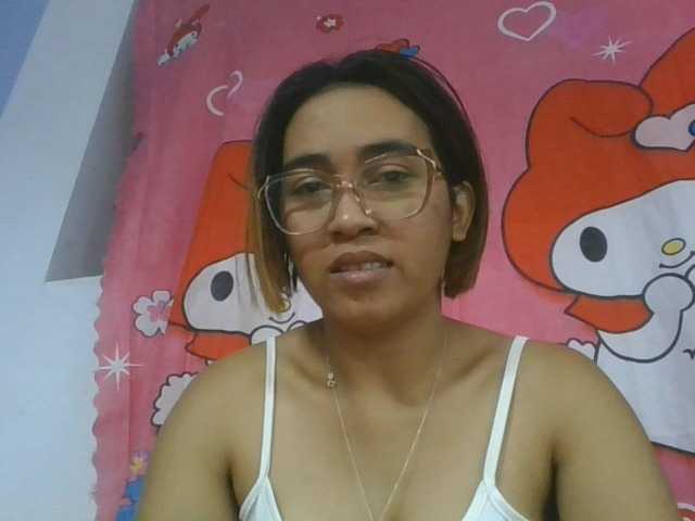 Lunah1a live cam on BongaCams
