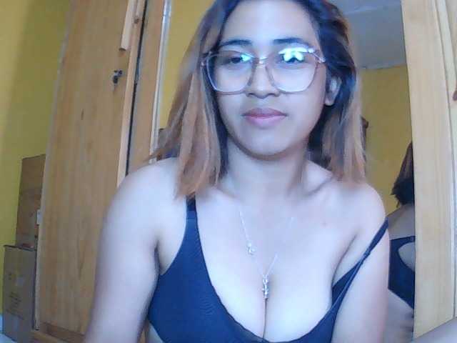 Lunah1a live cam on BongaCams