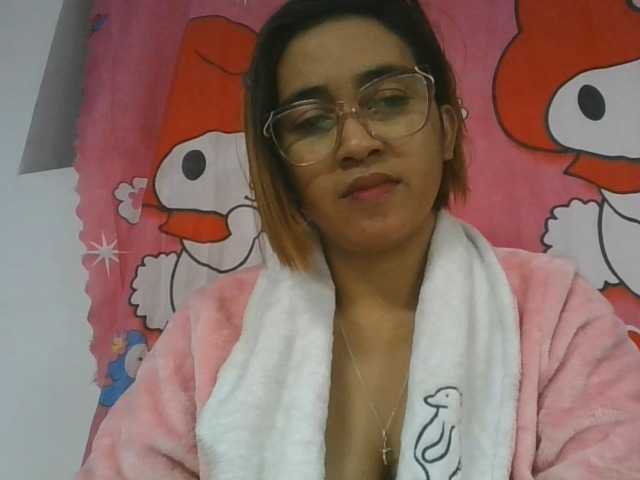 Lunah1a live cam on BongaCams