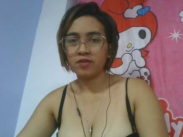 Lunah1a live cam on BongaCams