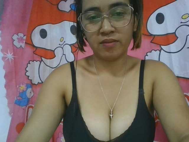 Lunah1a live cam on BongaCams