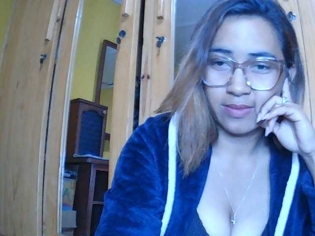 Lunah1a live cam on BongaCams