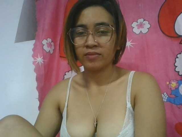Lunah1a live cam on BongaCams