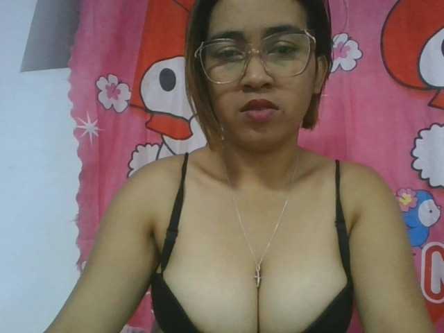 Lunah1a live cam on BongaCams