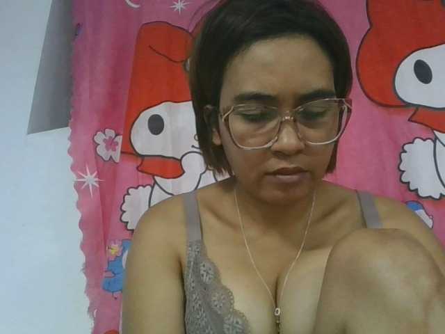 Lunah1a live cam on BongaCams