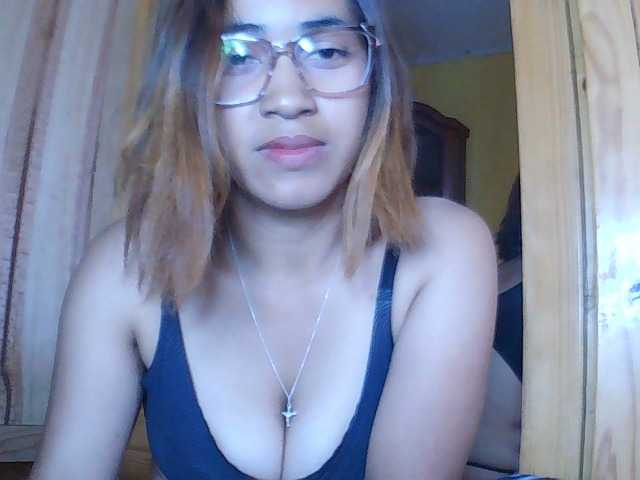 Lunah1a live cam on BongaCams