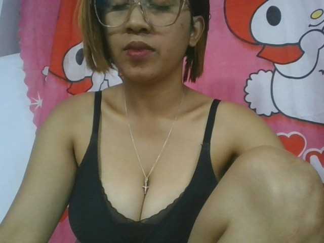 Lunah1a live cam on BongaCams