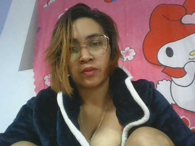 Lunah1a live cam on BongaCams