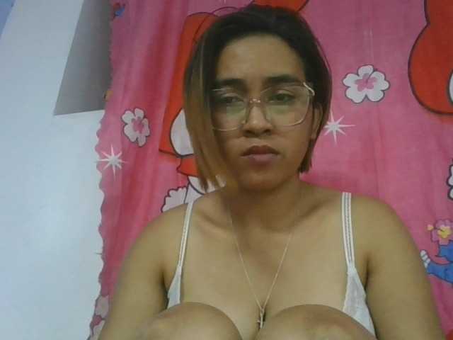 Lunah1a live cam on BongaCams