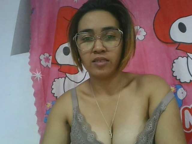 Lunah1a live cam on BongaCams