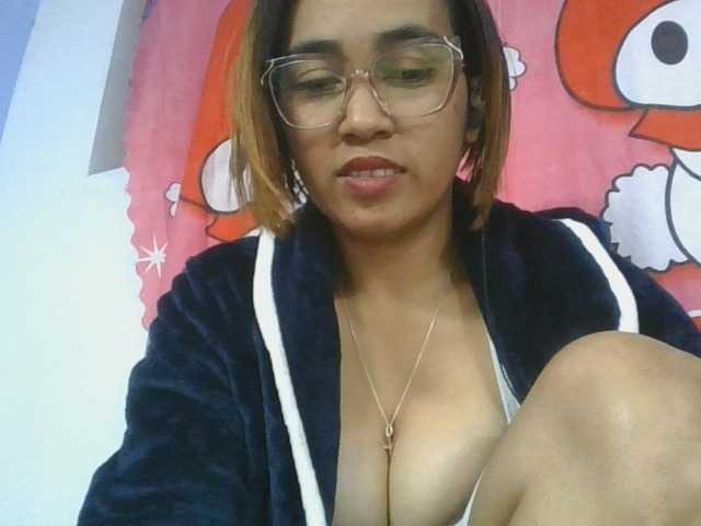 Lunah1a live cam on BongaCams
