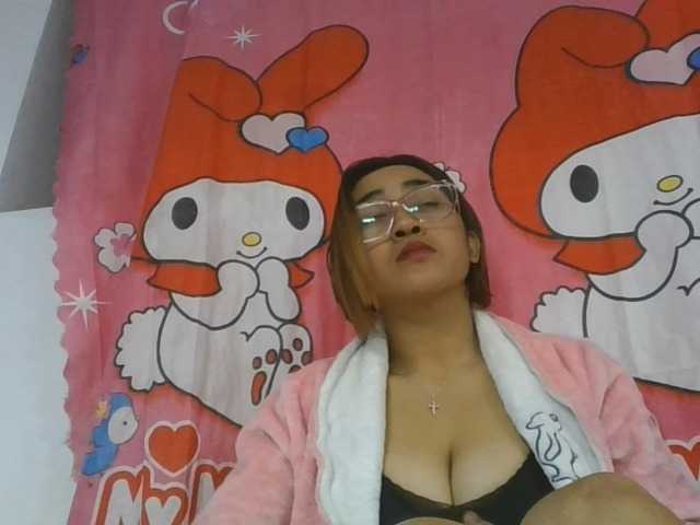Lunah1a live cam on BongaCams