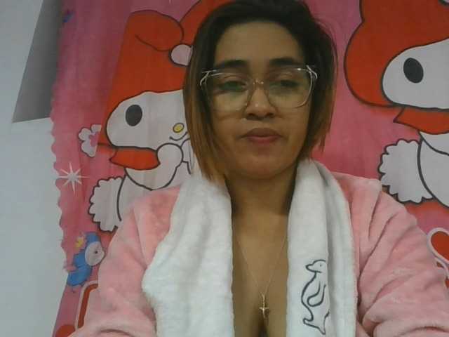 Lunah1a live cam on BongaCams
