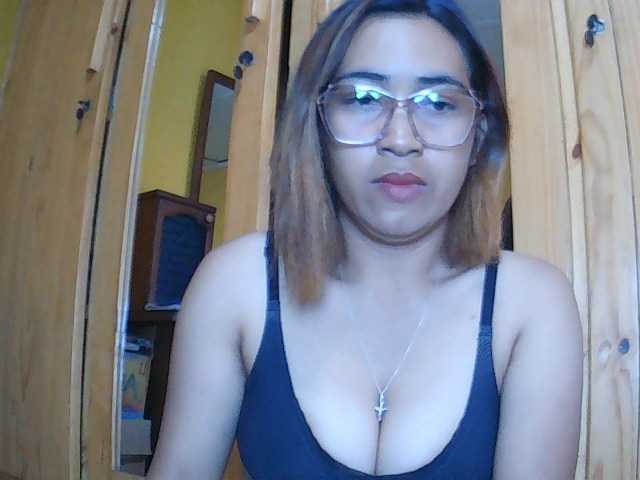 le modèle Lunah1a est en webcam porno dans un show sur le site bongacams, il possède les tags suivants: Ebony,Brunette,Shaved