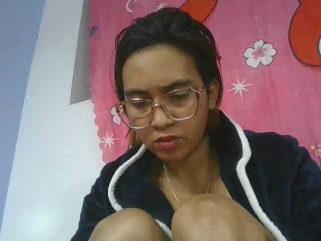 Lunah1a live cam on BongaCams