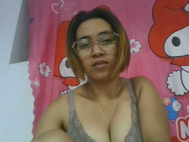 Lunah1a live cam on BongaCams