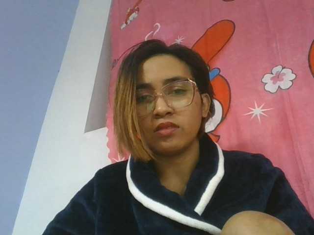 Lunah1a live cam on BongaCams