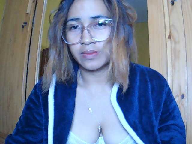 Lunah1a live cam on BongaCams