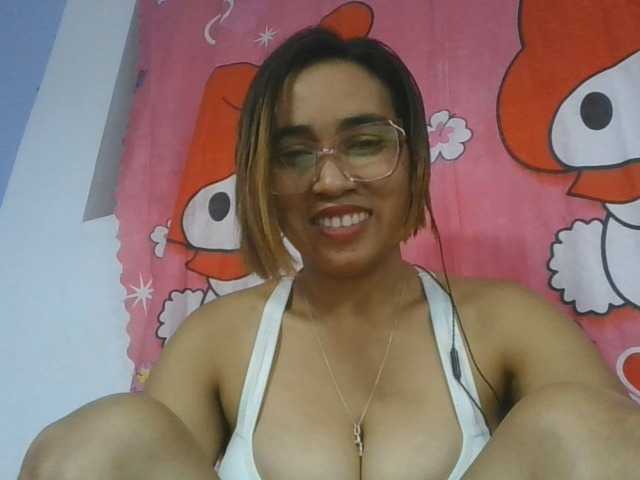 Lunah1a live cam on BongaCams