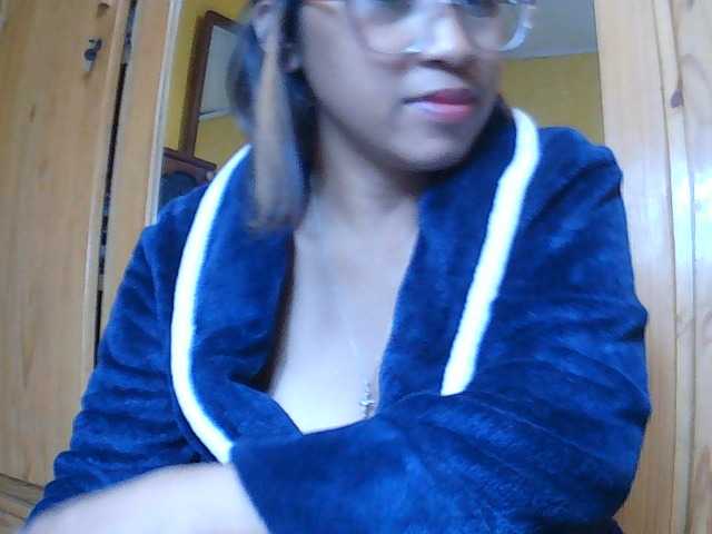 Lunah1a live cam on BongaCams