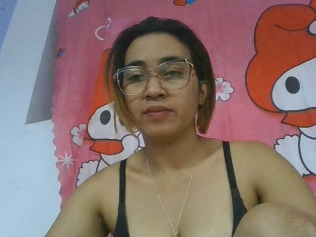 Lunah1a live cam on BongaCams