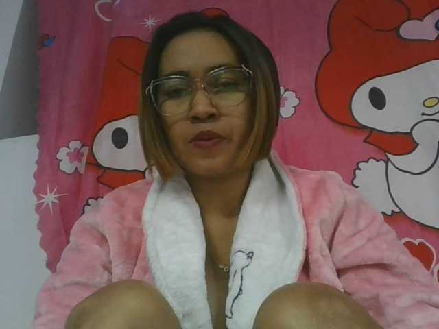 Lunah1a live cam on BongaCams