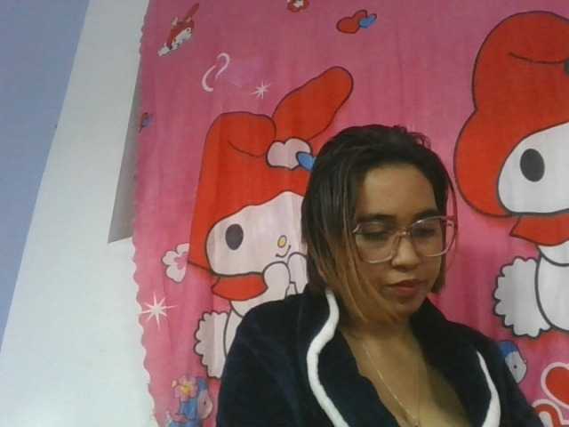Lunah1a live cam on BongaCams