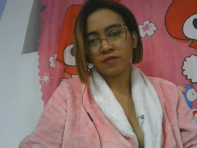 Lunah1a live cam on BongaCams