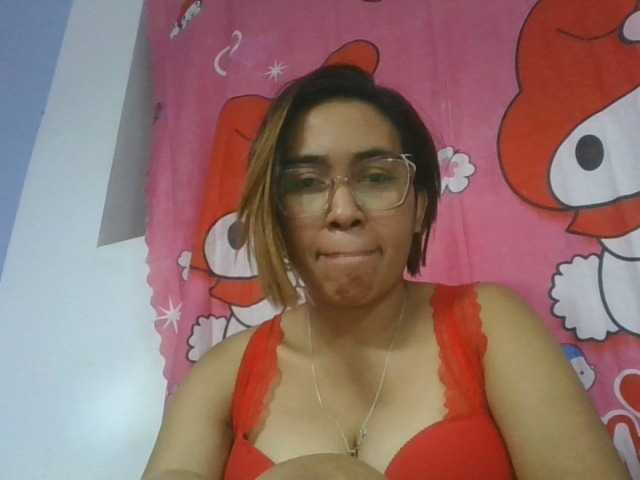 Lunah1a live cam on BongaCams