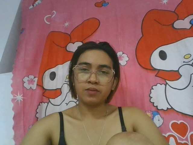Lunah1a live cam on BongaCams