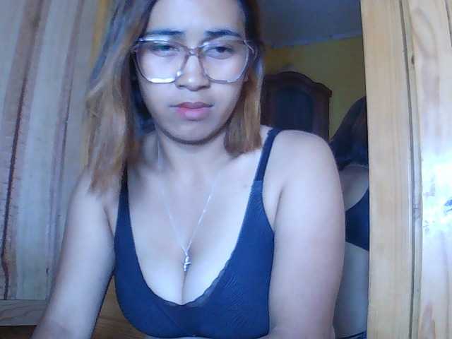 Lunah1a live cam on BongaCams