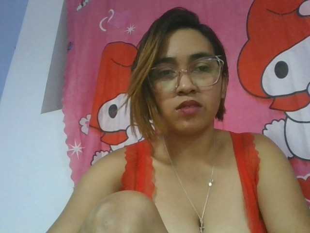 Lunah1a live cam on BongaCams