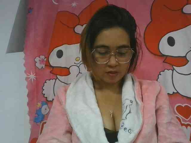 Lunah1a Live Webcam on BongaCams