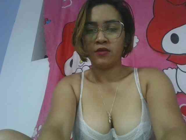 Lunah1a Live Webcam on BongaCams