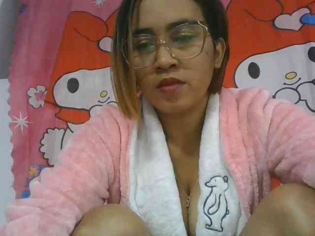 Lunah1a Live Webcam on BongaCams