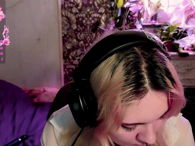 DoubleBubble live cam on BongaCams