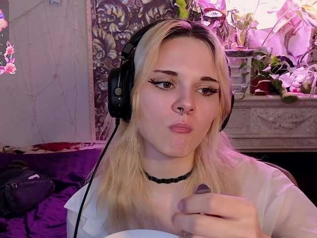 DoubleBubble live cam on BongaCams
